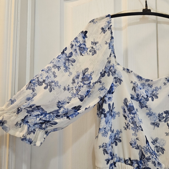 Trixxi Floral Romper – Size XL – Blue & White Boho Style - Picture 3 of 9